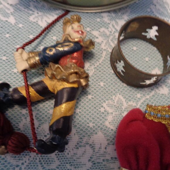 VINTAGE TINS MICKY KEN SHIRT COQUETTE BOW HEART NOVA SCOTTIA PL ETC. LOT - Picture 6 of 11